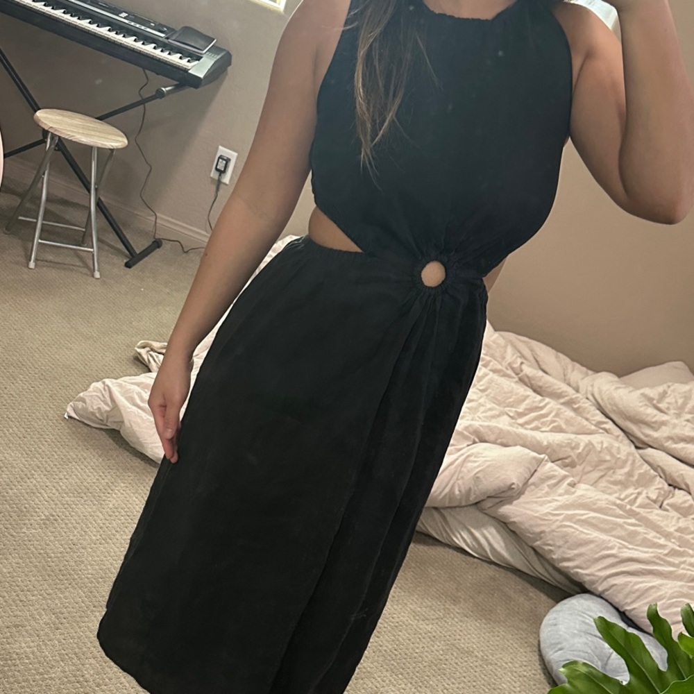 Elegant Black Sleeveless Dress